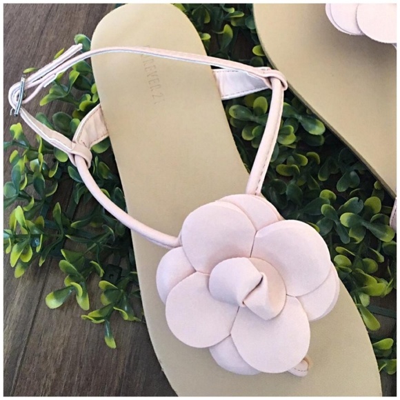 Forever 21 Mauve Flower Strappy Sandal - Picture 5 of 7